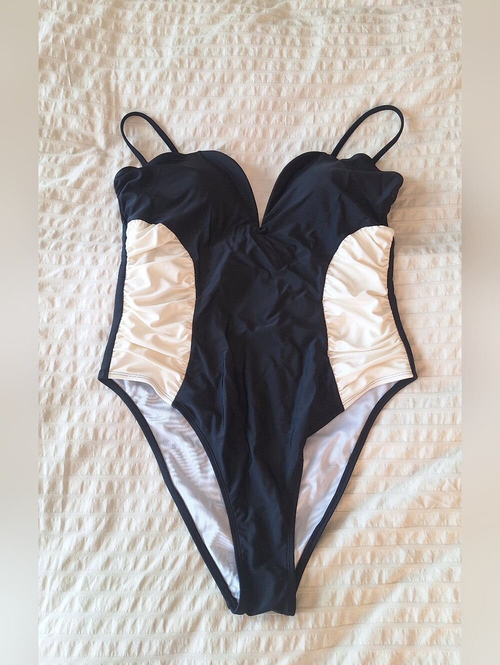 Cupshe Black One-Piece Swimsuit with White Ruched Panels